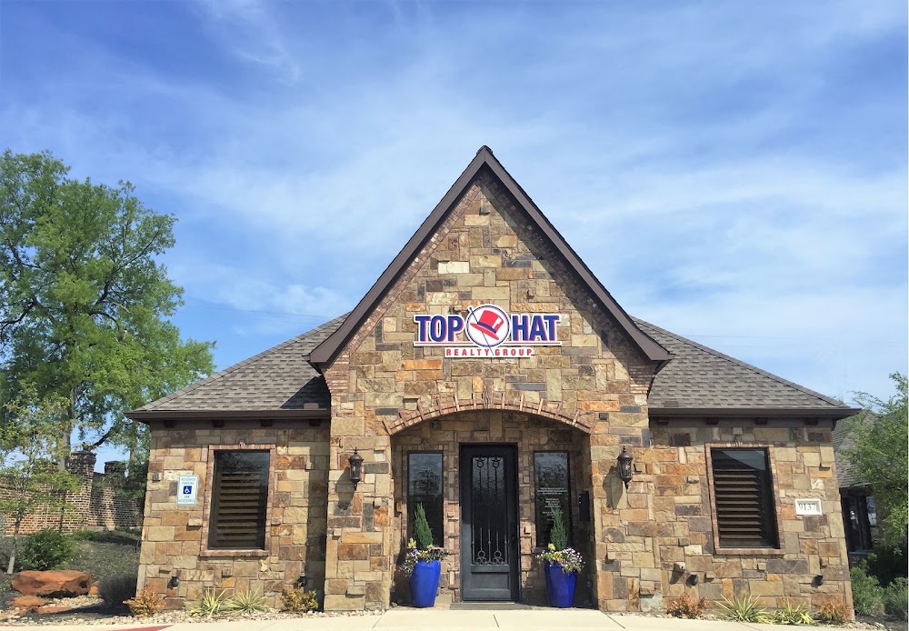 Michelle Wylie, Broker-REALTOR | Top Hat Realty Group