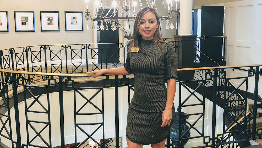 Carolyn Flores | REAL ESTATE AGENT