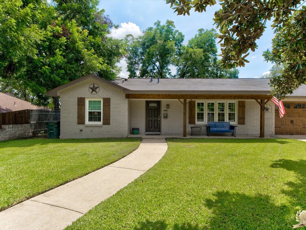 Jennifer Cohn, DFW Realtor-Burt Ladner