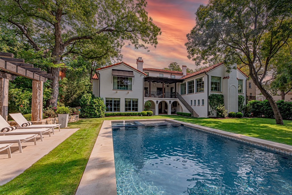 Duwe-Olsen Real Estate Group at Compass