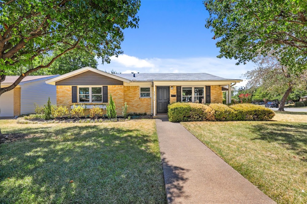 Mary Gonzalez, Realtor- Real Broker, LLC- DFW, TX